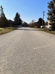 asfaltová prístupová cesta