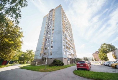 Ludmanská pri Auparku, 3 izb byt, spolu 73 m2, 2x lodžia, 2x výťah, 7.posch, zariadenie