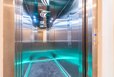 3 izb byt Nad Jazerom, Meteorova,  68 m2, Rekonštrukcia, lodžia, 3/12p., zariadenie, 2x výťah