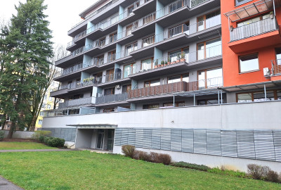 REZERVOVANÉ   Novostavba TERASA, 96m2 + 17m2, 4.p. , veľká lodžia, 2x výstup na lodžia, 2x toaleta