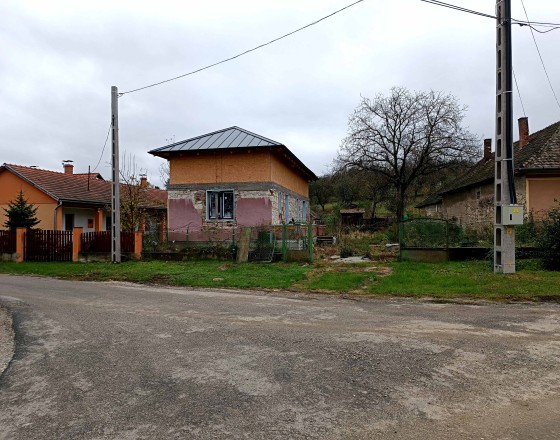 20km od Košíc v  obci Abaújvár, výborná lokalita