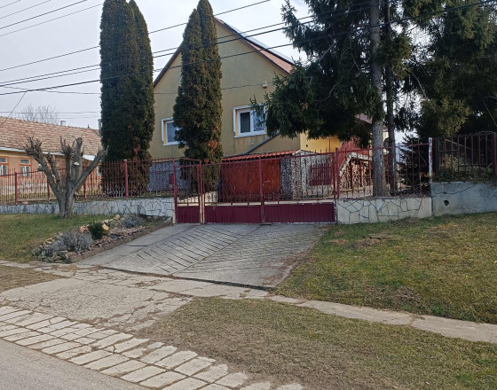 25km od Košíc , výborná lokalita