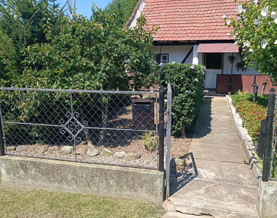 33km od Košíc v  obci Gönc, tichá lokalita